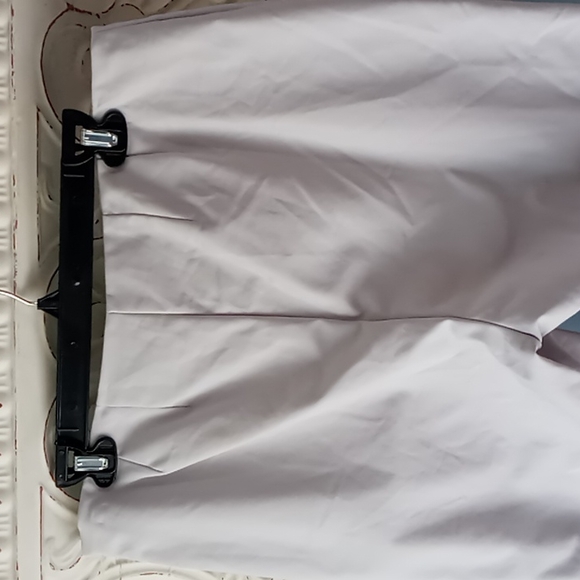 Ellen Tracy Grey Cropped Pants - Picture 4 of 7